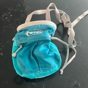 Petzel Sakapoche Chalk Bag. chalk ball included